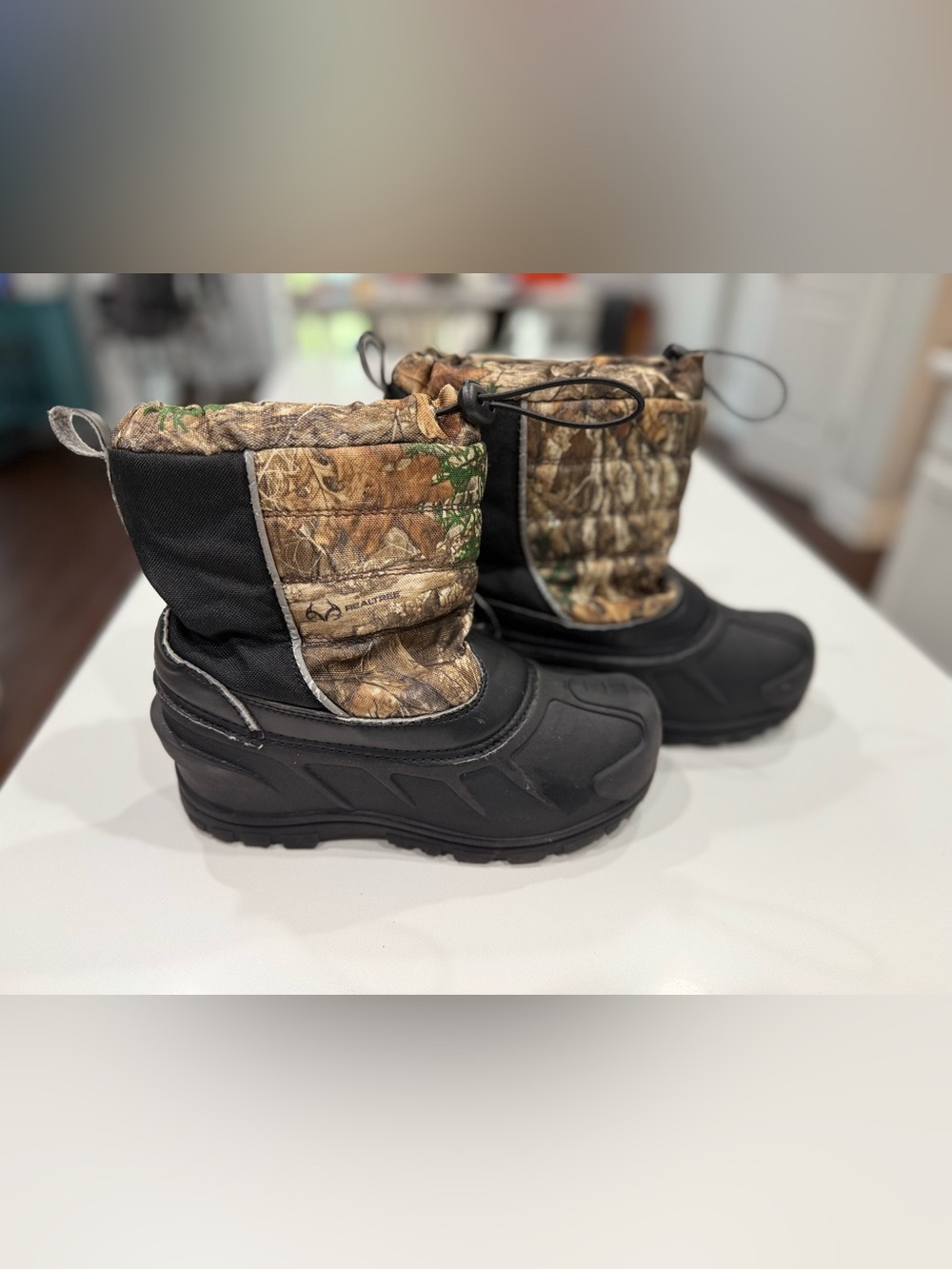 Itasca BIG KIDS Insulated Black Camo Ankle Snow Boots Drawstring Size 5 EE Wide